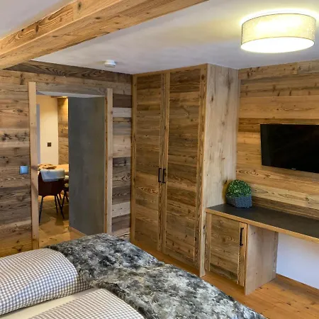 Hansler Apartment *